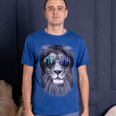 Мужская футболка Лев вид 2 синий - фото 2