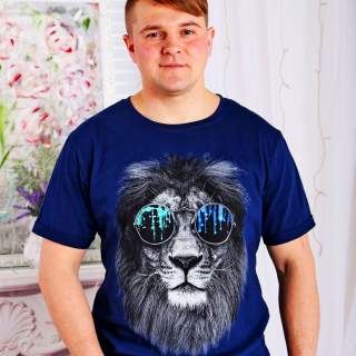 Мужская футболка Лев вид 2 темно-синий - фото 1